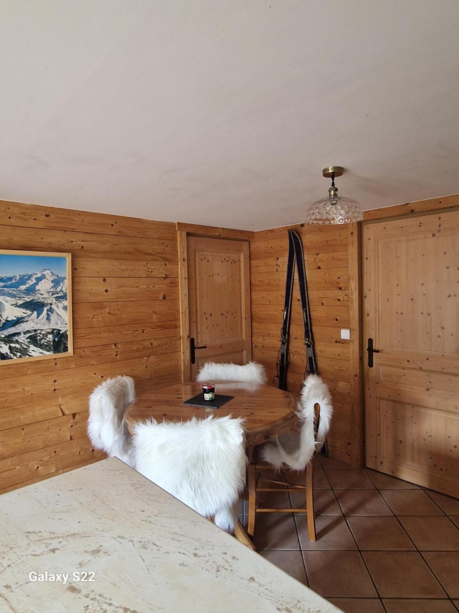 Pierre De Famille Apartment Manigod Exterior photo