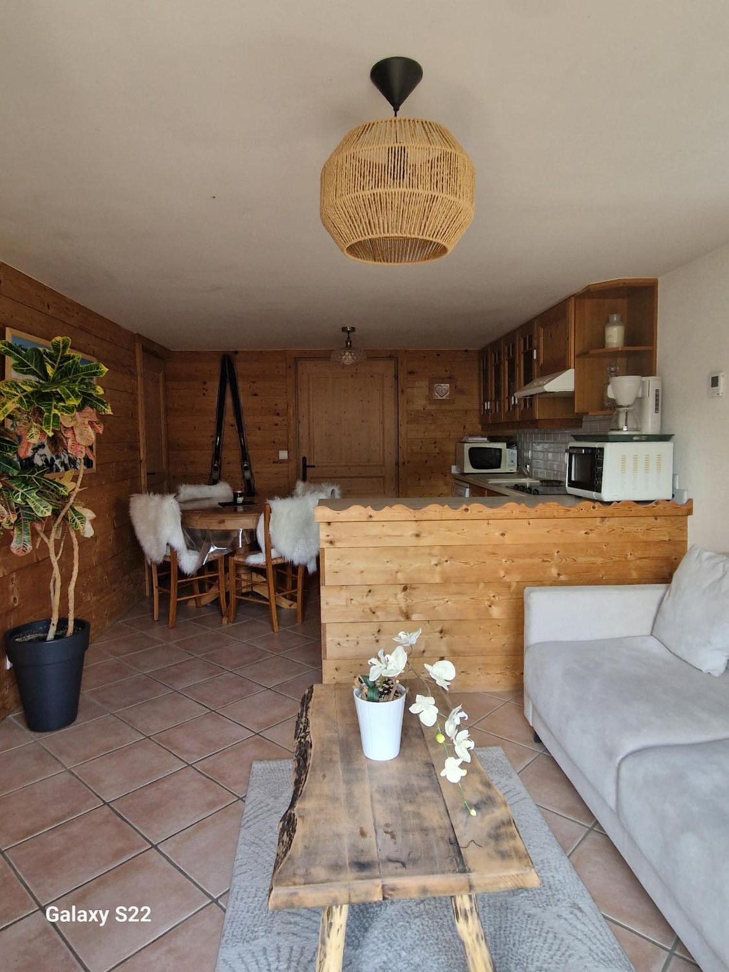 Pierre De Famille Apartment Manigod Exterior photo